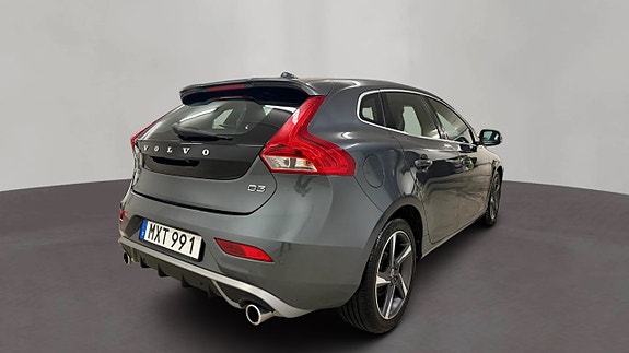Volvo V40 4 of 5