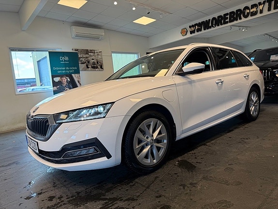 Skoda Octavia 2 of 26