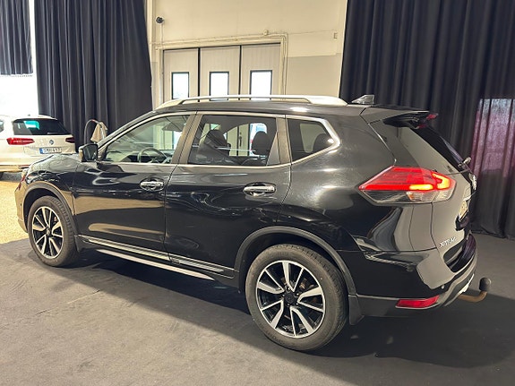 Nissan X-Trail 3 of 5