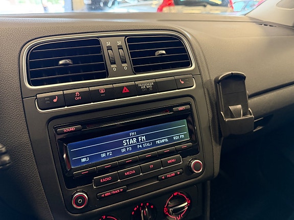 Volkswagen Polo 13 of 24