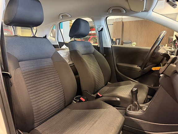 Volkswagen Polo 23 of 24