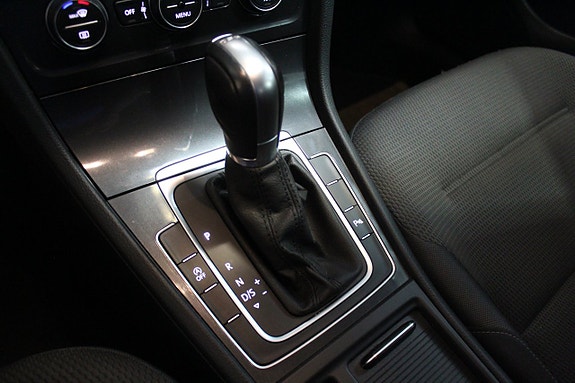 Volkswagen Golf VII 19 of 24