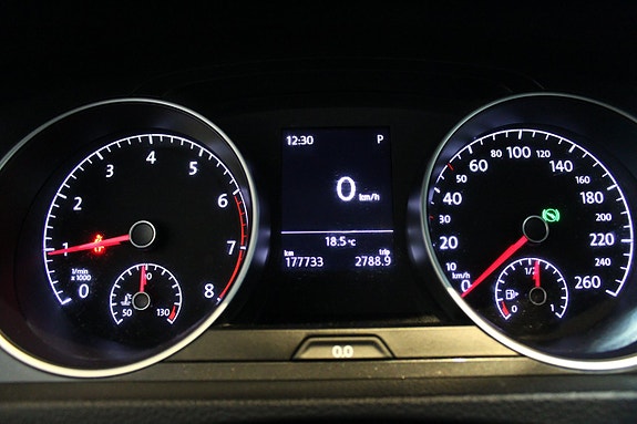Volkswagen Golf VII 13 of 24
