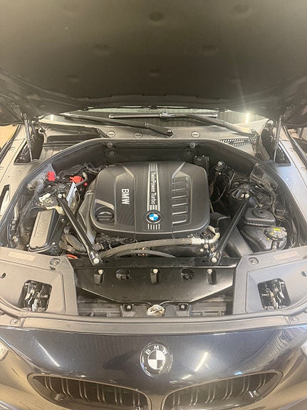 BMW 530d 4 of 5