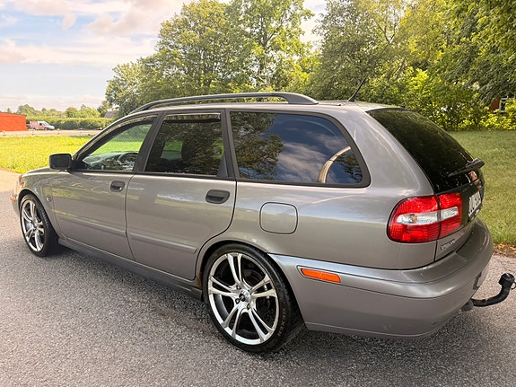 Volvo V40 4 of 4