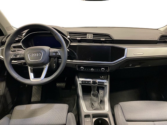Audi Q3 5 of 14
