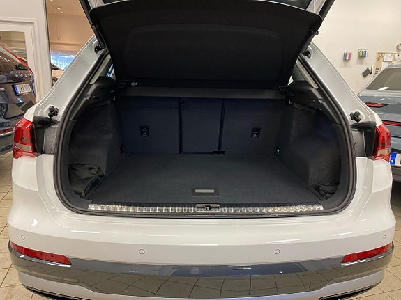 Audi Q3 13 of 14