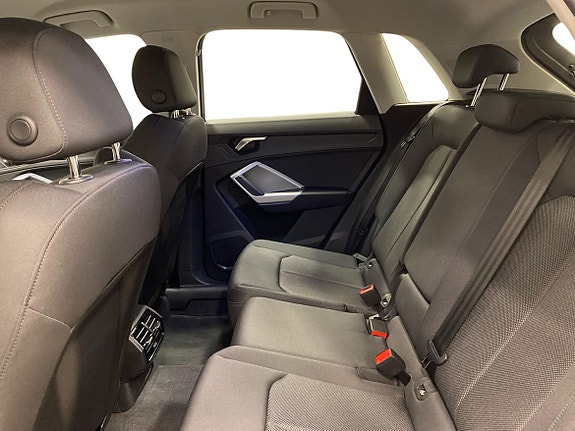 Audi Q3 6 of 14