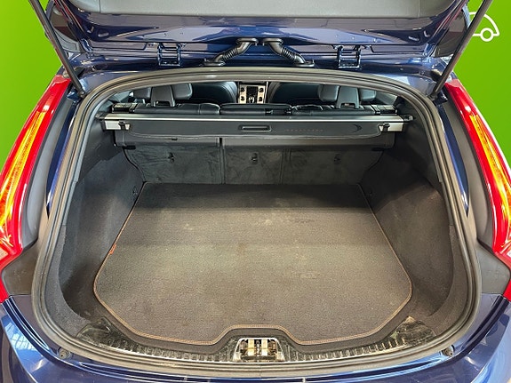 Volvo V60 8 of 16
