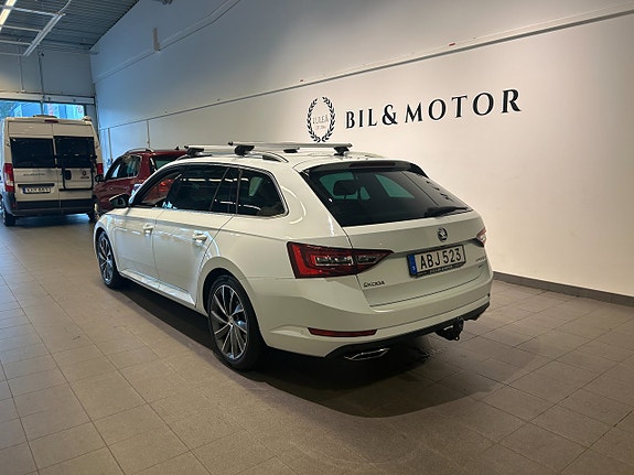 Skoda Superb 3 of 5