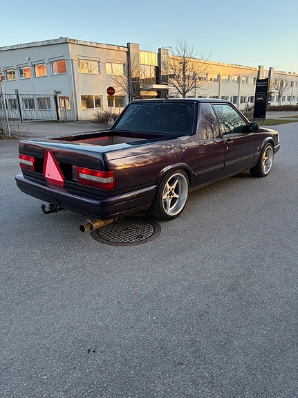 Volvo 740 3 of 5