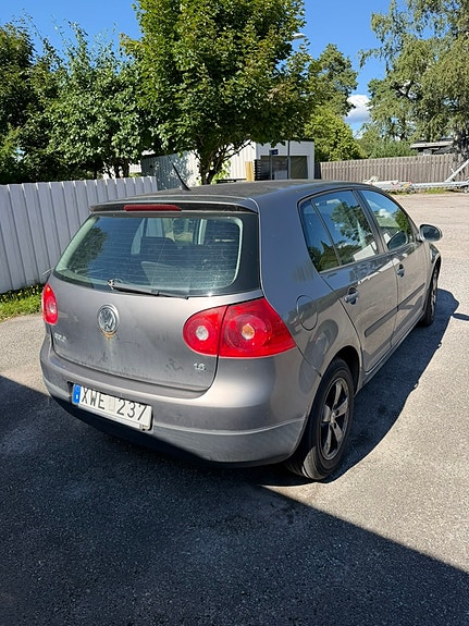 Volkswagen Golf V 7 of 11