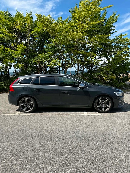 Volvo V60 4 of 5