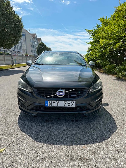 Volvo V60 2 of 5