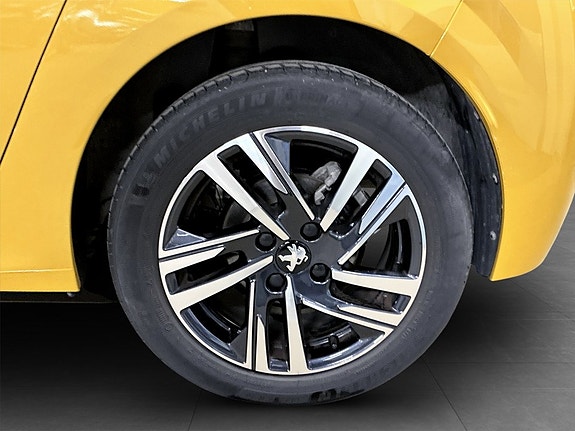 Peugeot 208 18 of 19