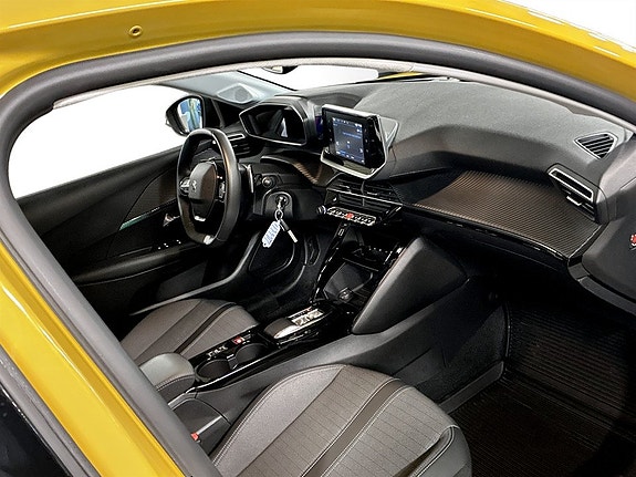 Peugeot 208 14 of 19