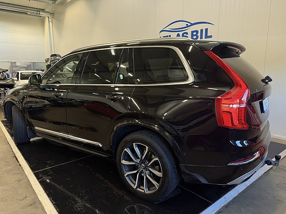 Volvo XC90 3 of 5