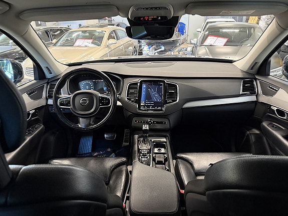 Volvo XC90 24 of 27