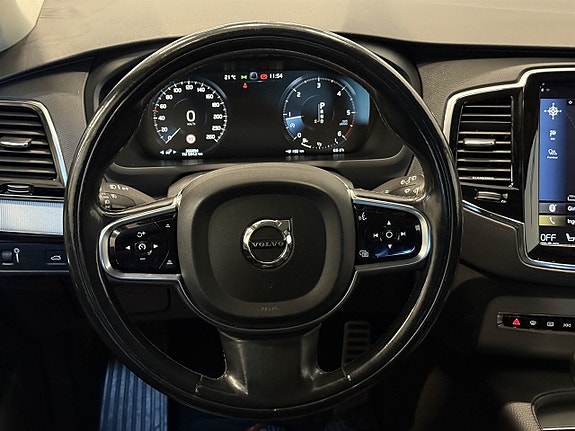 Volvo XC90 25 of 27