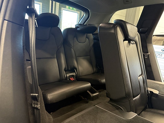 Volvo XC90 12 of 27