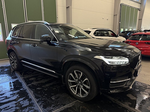 Volvo XC90 8 of 27