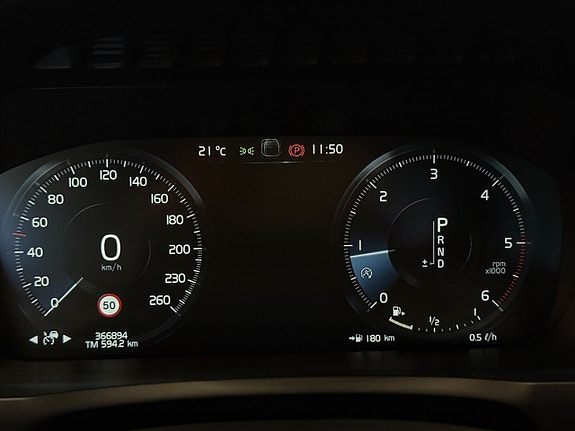 Volvo XC90 16 of 27