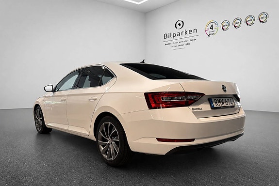Skoda Superb 3 of 5