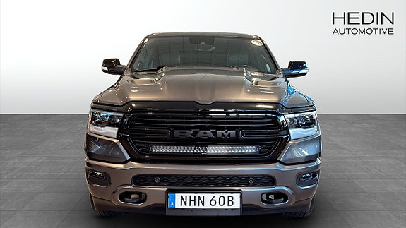 Dodge RAM 1500 8 of 13