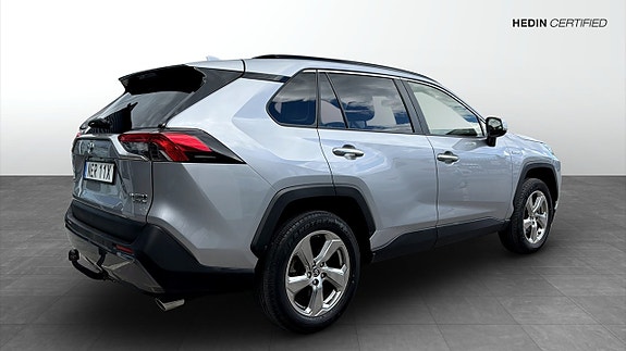 Toyota RAV4 2 of 5