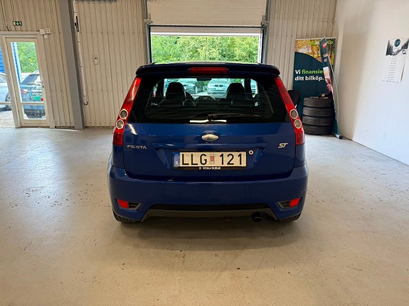 Ford Fiesta 5 of 5