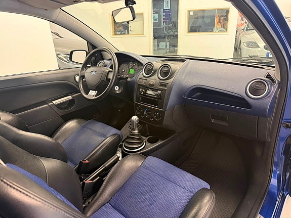 Ford Fiesta 8 of 11