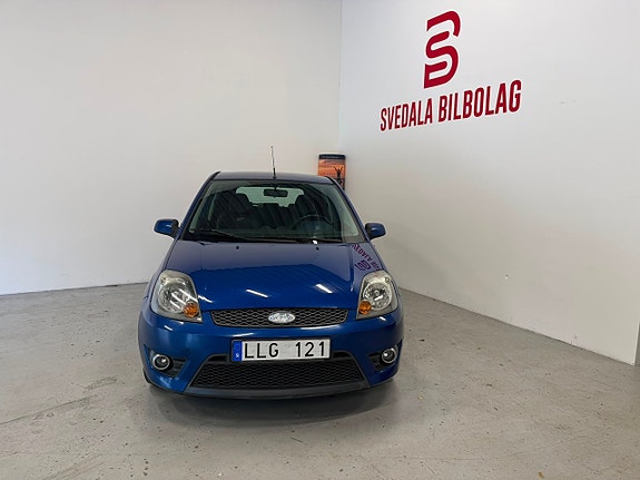 Ford Fiesta 2 of 5