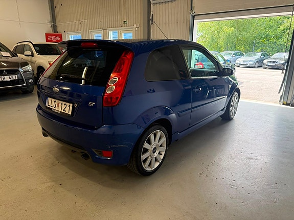 Ford Fiesta 6 of 11