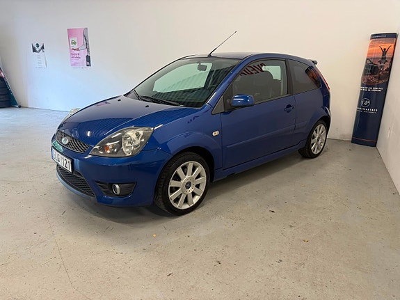 Ford Fiesta 3 of 5