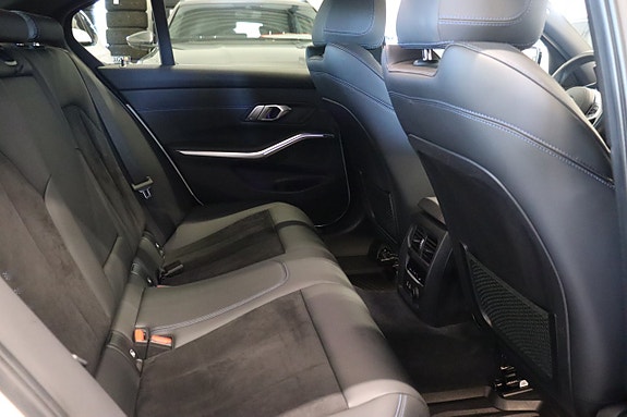 BMW 320d 12 of 30