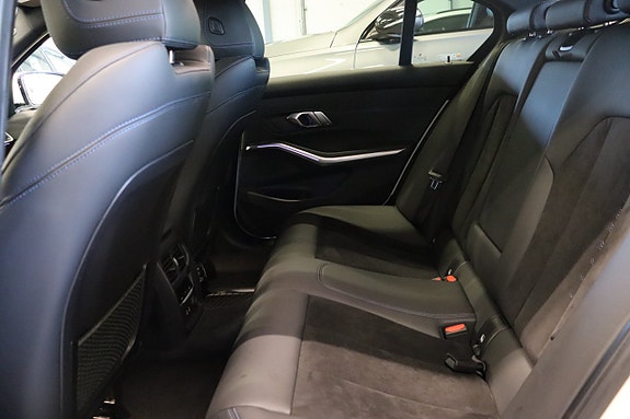 BMW 320d 11 of 30