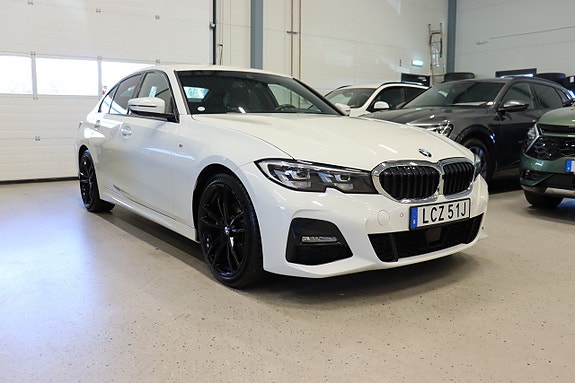 BMW 320d 2 of 5