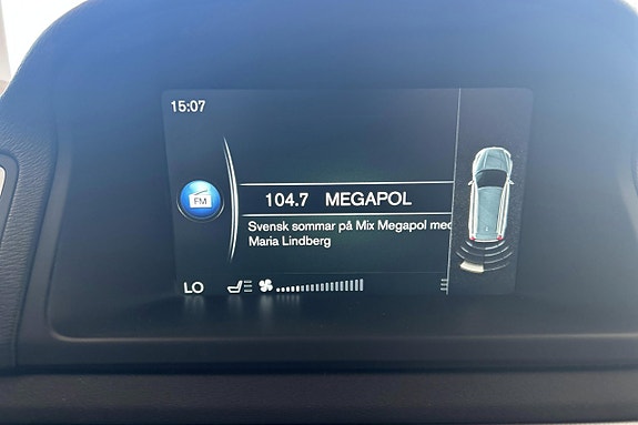 Volvo XC70 12 of 16