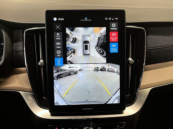 Volvo XC90 17 of 18