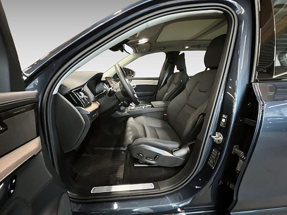Volvo XC90 9 of 18
