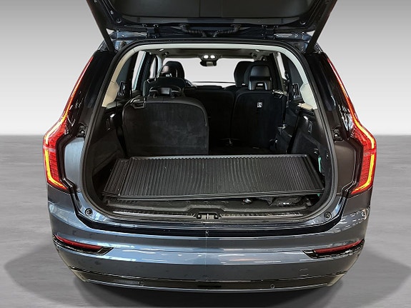 Volvo XC90 12 of 18