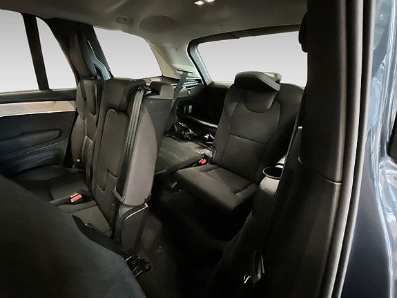 Volvo XC90 11 of 18