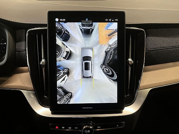 Volvo XC90 18 of 18