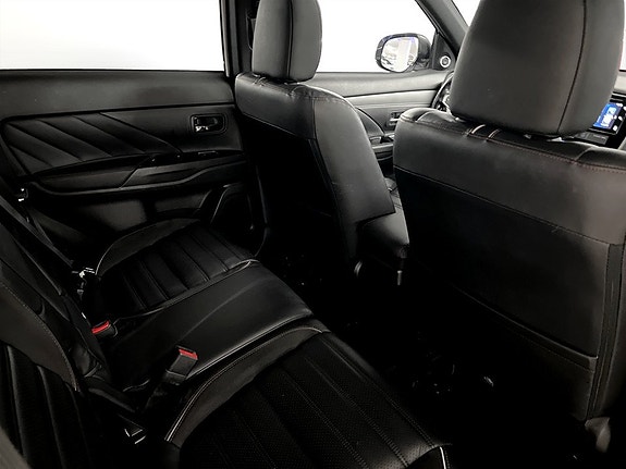 Mitsubishi Outlander 12 of 15