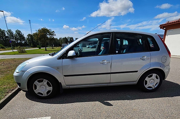 Ford Fiesta 4 of 4