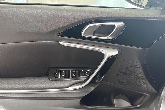 Kia Ceed 8 of 17