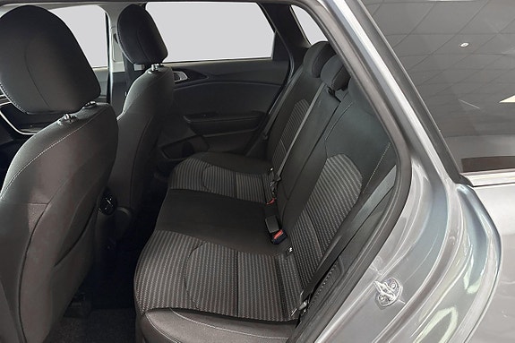 Kia Ceed 10 of 17