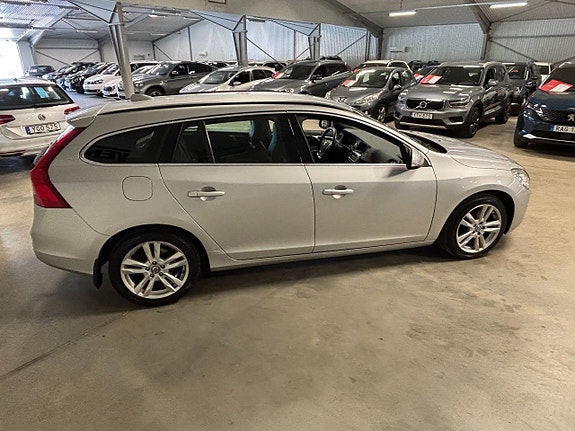 Volvo V60 3 of 5