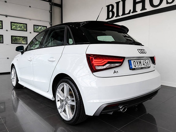 Audi A1 2 of 5