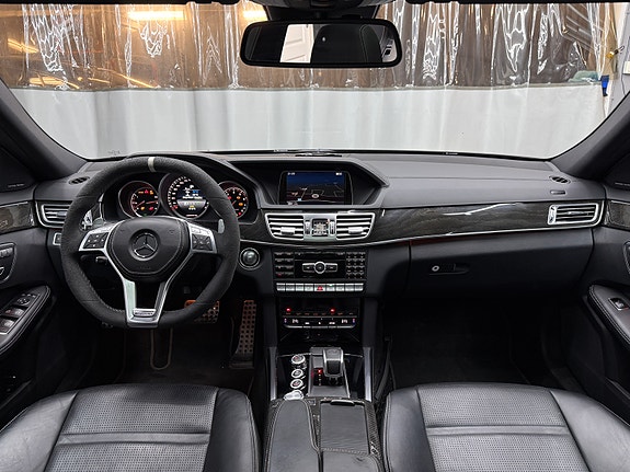 Mercedes-Benz E63 12 of 23